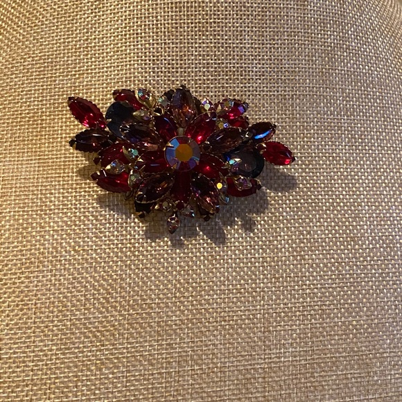 Sold! Purple AB Brooch Multi Layer 3D Coro Boucher - Picture 7 of 8